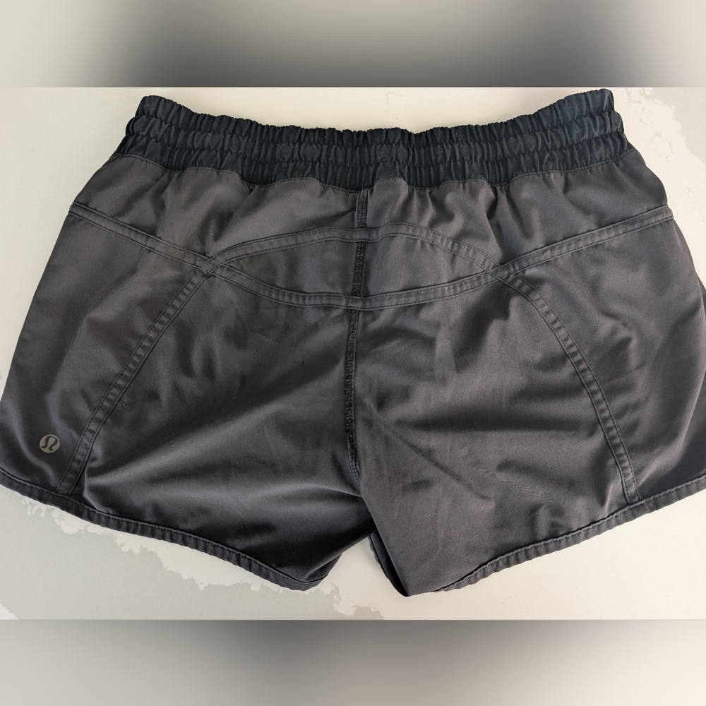 Lululemon Size 8 - Inseam 4 Inch